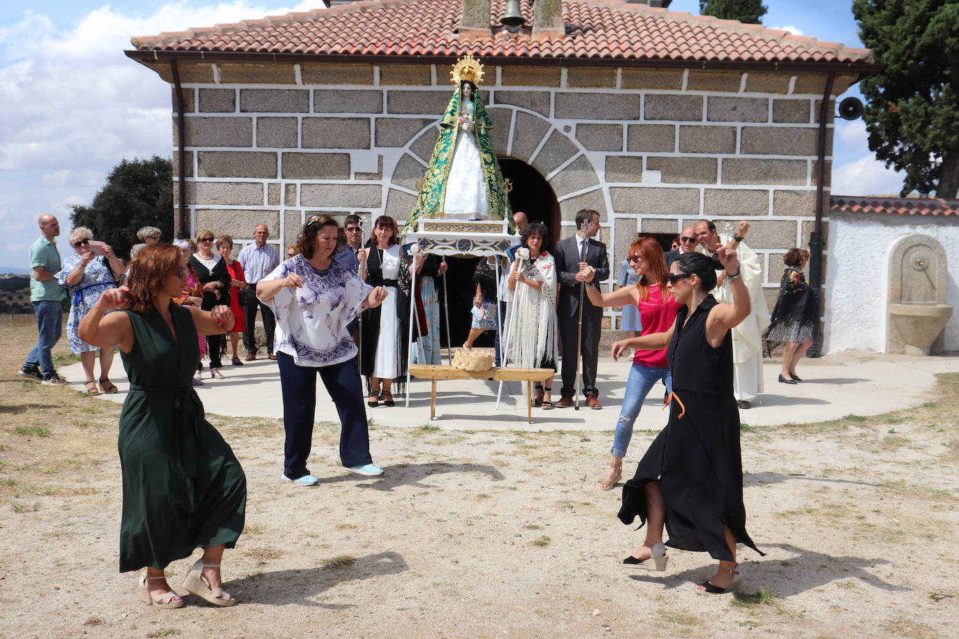 Despedida a lo grande de la Virgen de Gracia Carrero en Gallegos de Solmirón