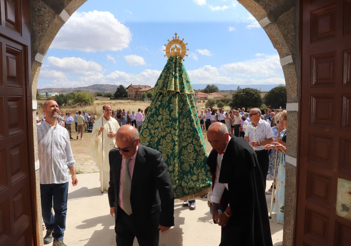 Despedida a lo grande de la Virgen de Gracia Carrero en Gallegos de Solmirón