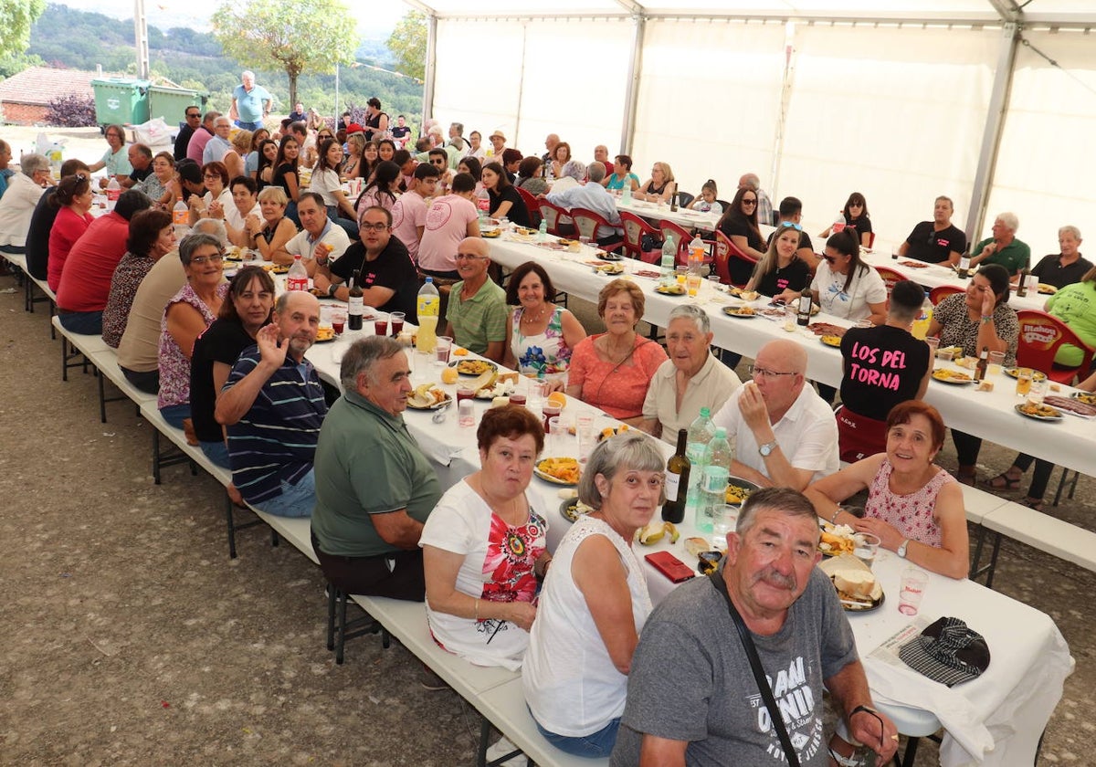 El Tornadizo cierra sus días de convivencia en torno a la Virgen del Rosario