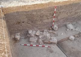 Los restos de los muros encontrados por los arqueólogos en Villamayor de Armuña