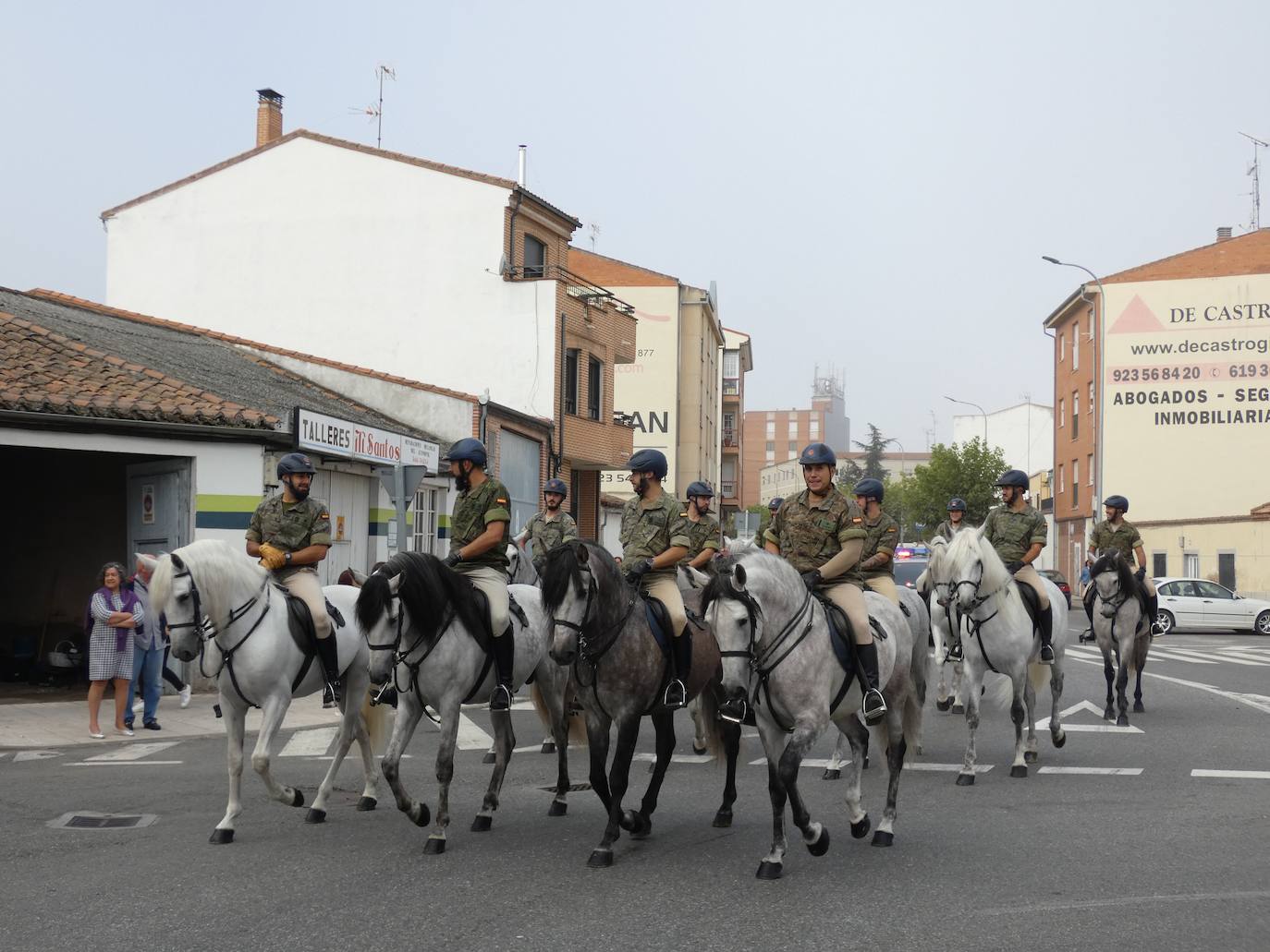 Peñaranda acoge con agradecimiento la visita de la Guardia Real