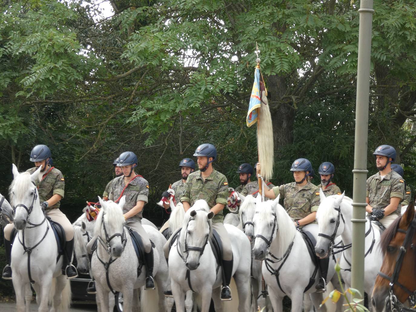 Peñaranda acoge con agradecimiento la visita de la Guardia Real