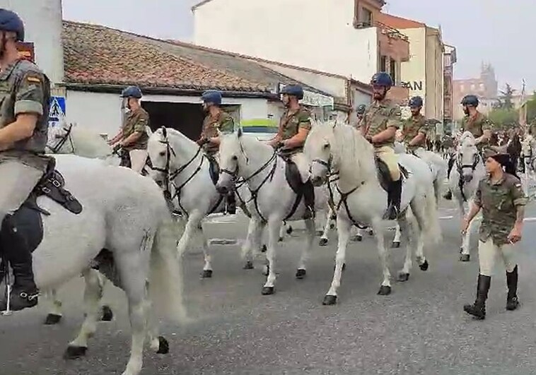 La Guardia Real se luce en Peñaranda