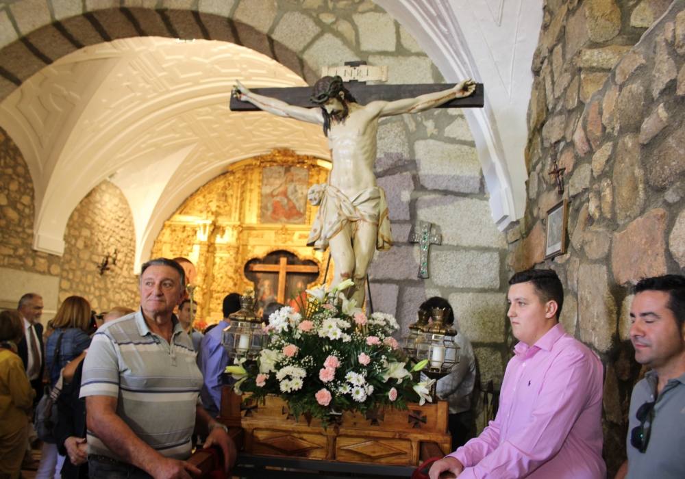 Alaraz celebra su fiesta en honor al Santo Cristo del Monte