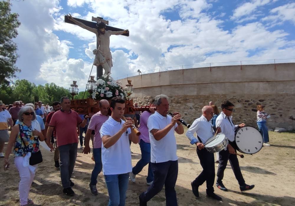 Alaraz celebra su fiesta en honor al Santo Cristo del Monte