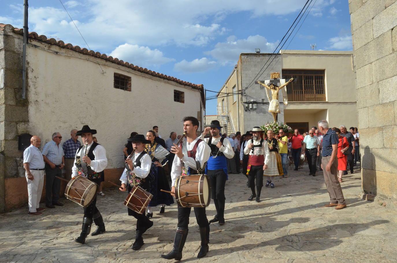 Ofrendas de destreza al Cristo de las Mercedes en Barruecopardo