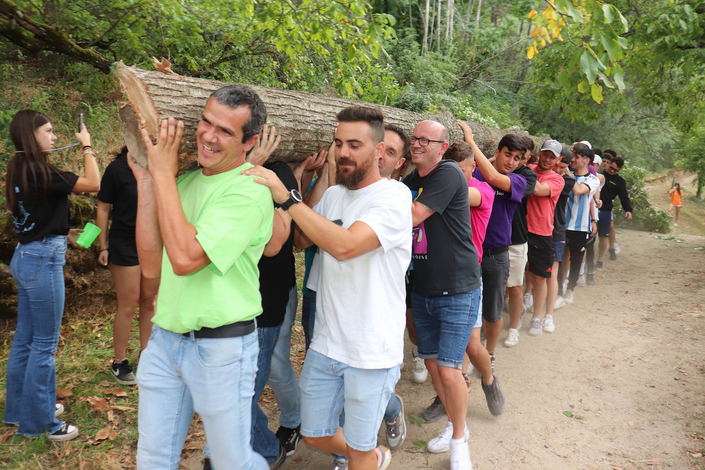 San Esteban de la Sierra vibra con la fiesta