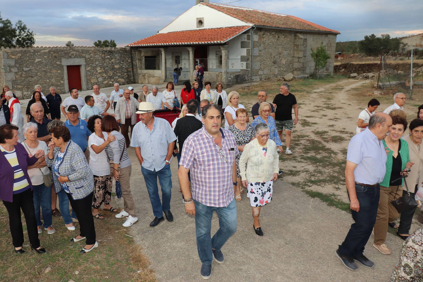 Cristóbal abre su fiesta de septiembre con el traslado del Cristo a la iglesia