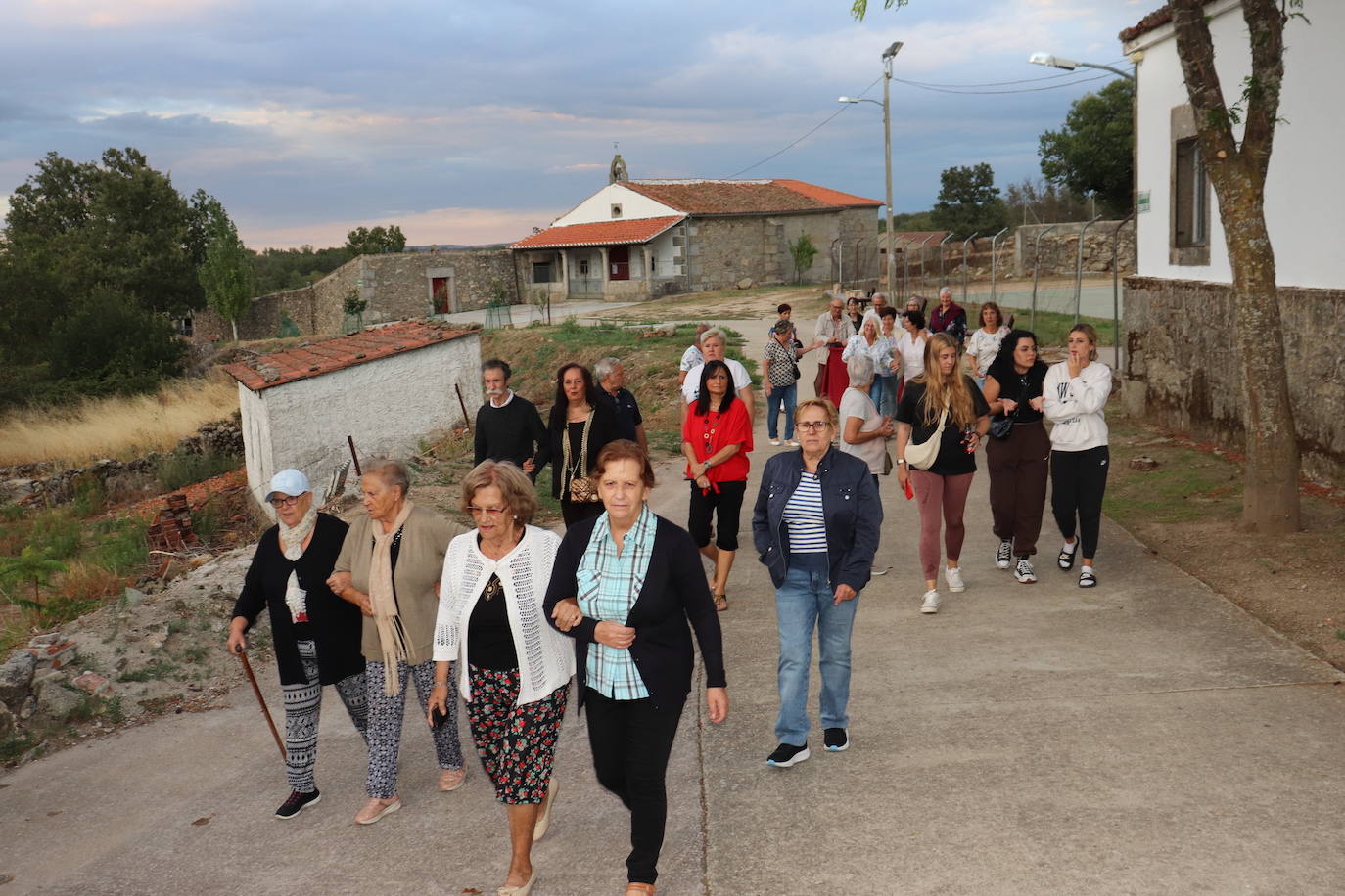 Cristóbal abre su fiesta de septiembre con el traslado del Cristo a la iglesia