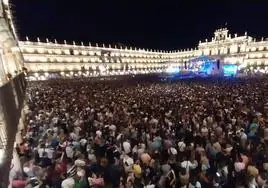 Juan Magán llena la Plaza Mayor horas antes de su concierto