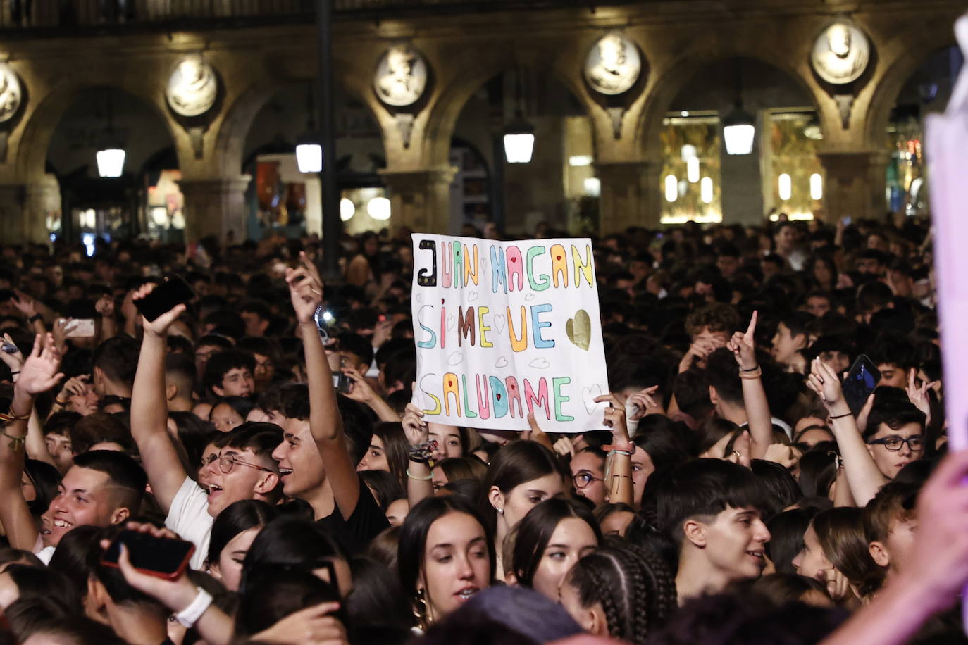 El electrolatino de Juan Magán llena la Plaza Mayor