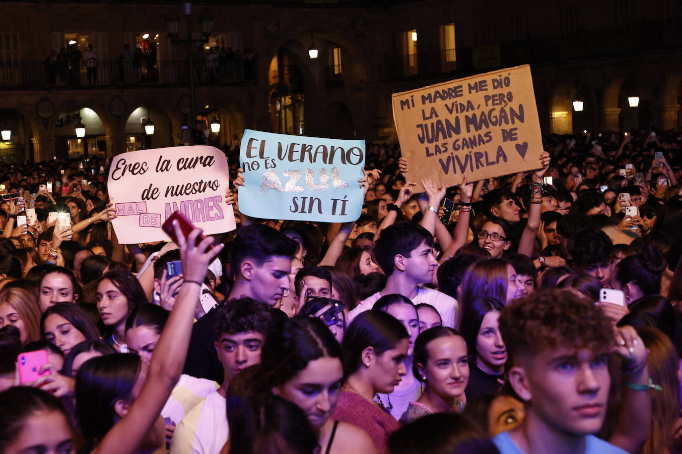 El electrolatino de Juan Magán llena la Plaza Mayor