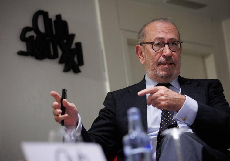 ¿Le parece justificada la decisión del PSOE de expulsar a Nicolás Redondo?