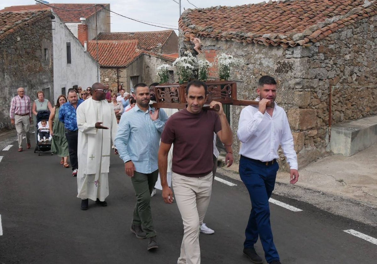 Valdelacasa celebra el día de San Antonio como antesala a la fiesta de la Virgen