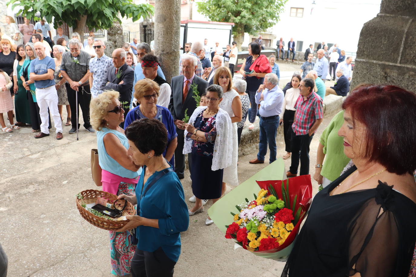 Los fieles de Colmenar de Montemayor no faltan a su cita con el Cristo de la Salud