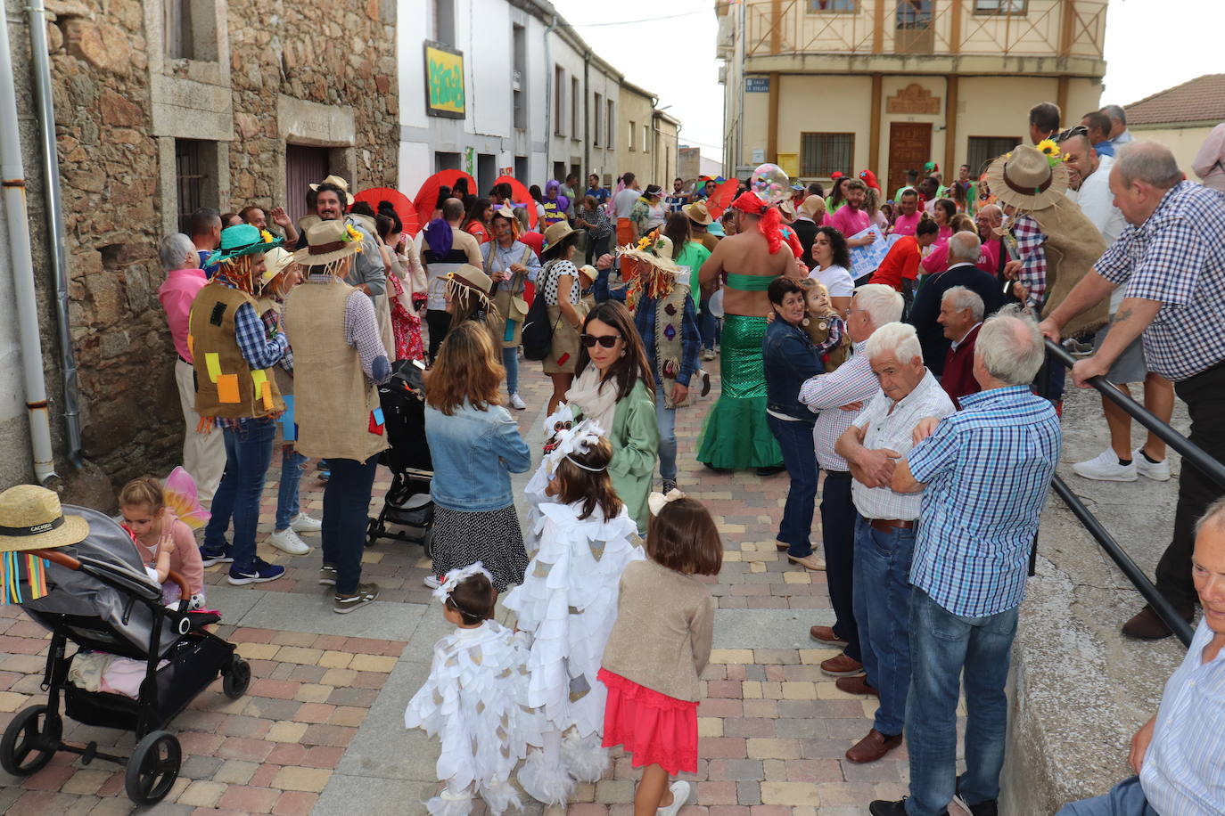 Valdelacasa se mueve al ritmo de las peñas