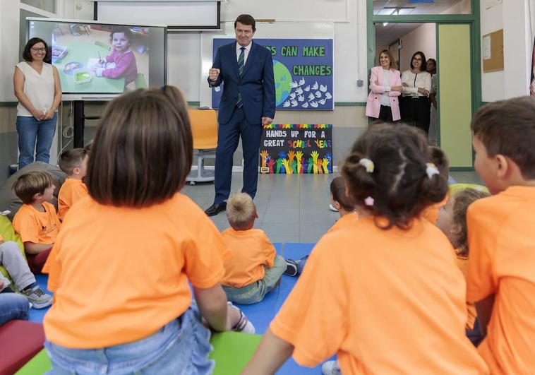 Mañueco anuncia la educación gratuita para los menores de un año el próximo curso