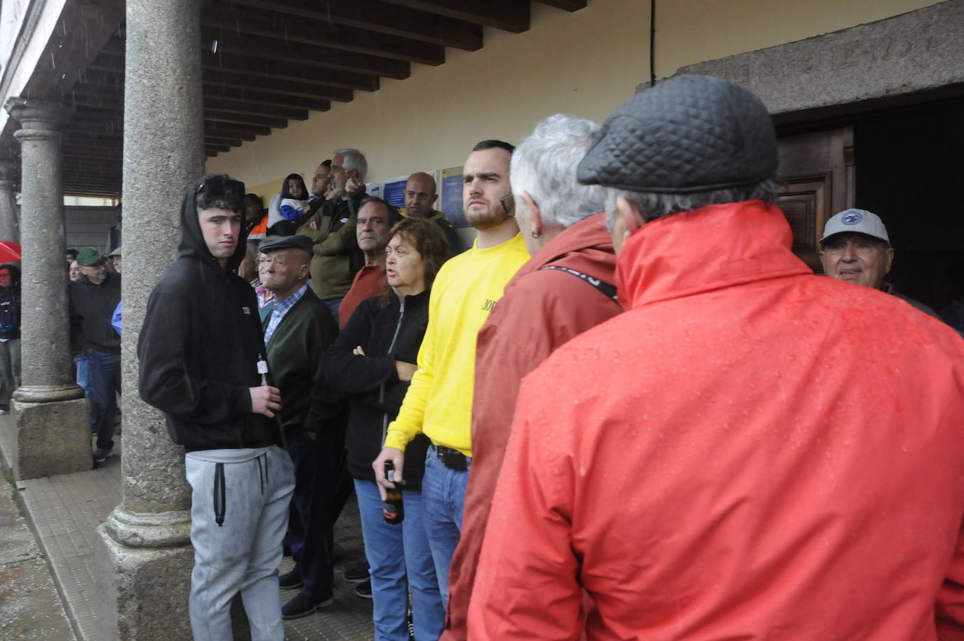 Emoción en un encapotado festejo con caballos en Bañobárez