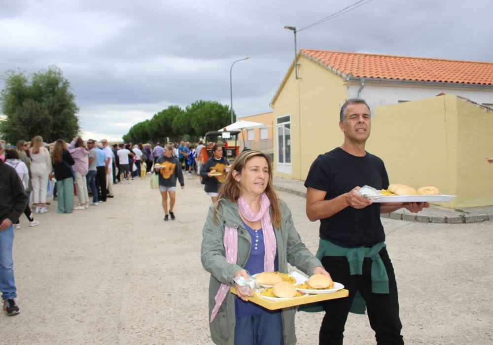 Bóveda del Río Almar reta al cielo y disfruta de su paella a la intemperie