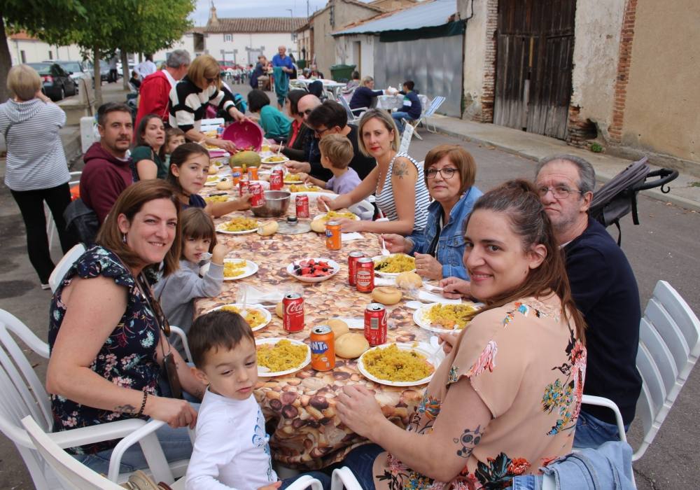 Bóveda del Río Almar reta al cielo y disfruta de su paella a la intemperie