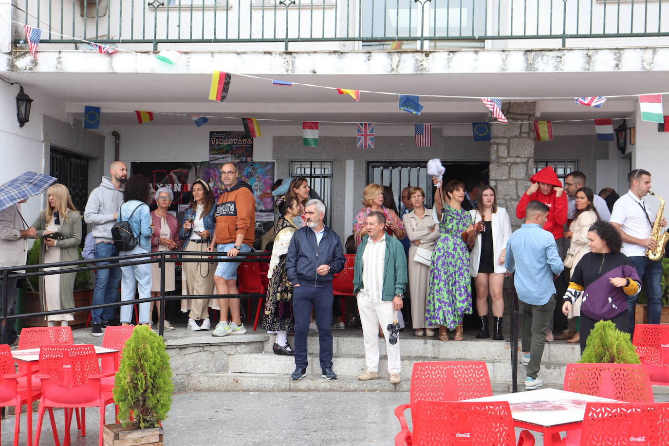 Valdelacasa sigue su fiesta pese a la lluvia