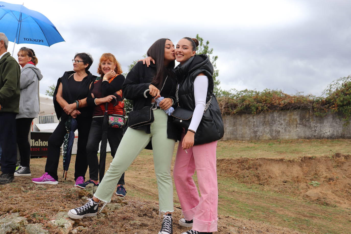 La lluvia no puede con las vaquillas de Colmenar de Montemayor