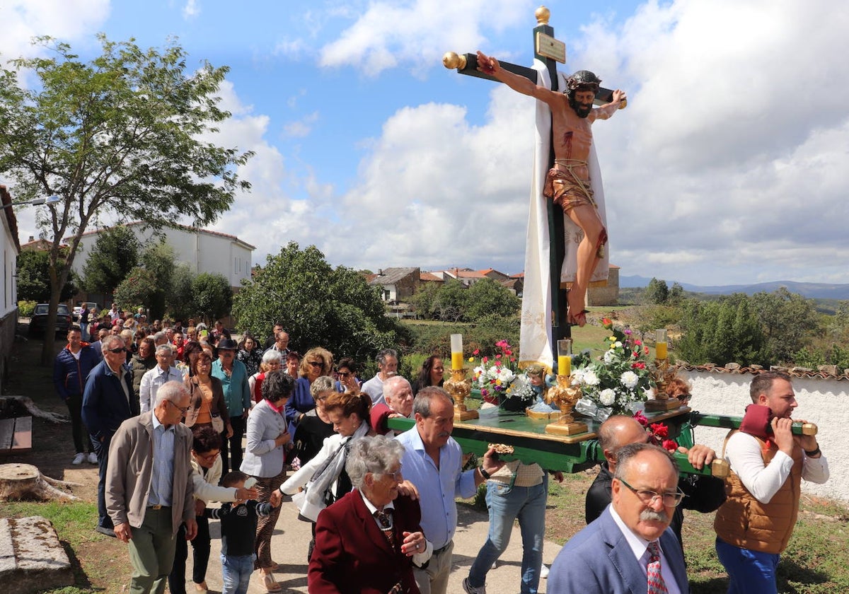 Los fieles se vuelcan con el Ofertorio de Cristóbal