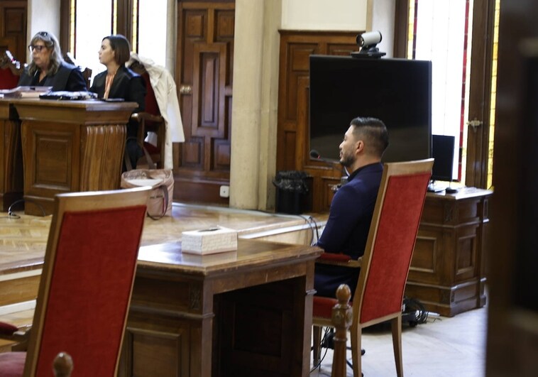 El acusado, al inicio del juicio en la Audiencia Provincial de Salamanca.