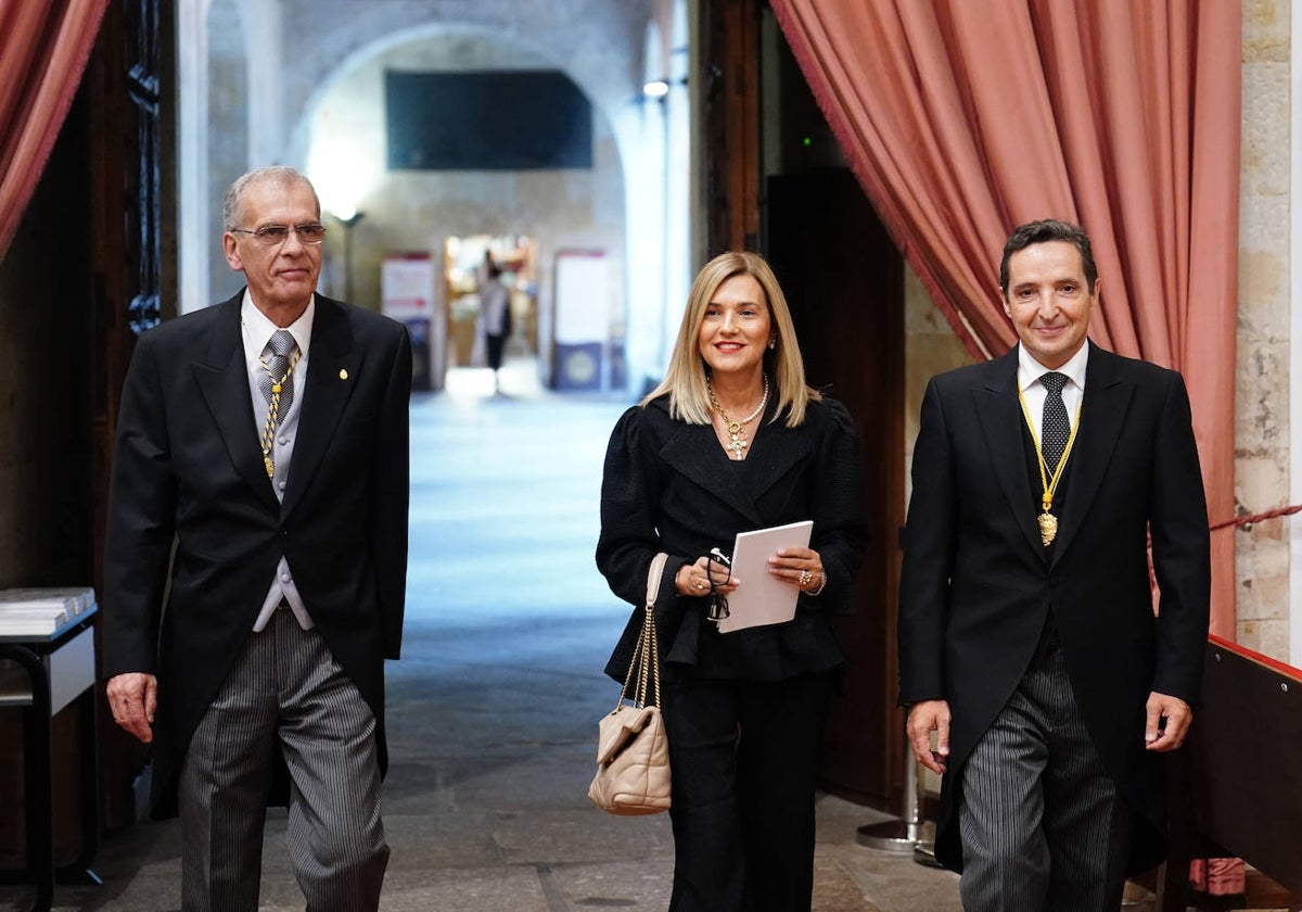 José Carretero, María Victoria Mareos y Juan Manuel Corchado.