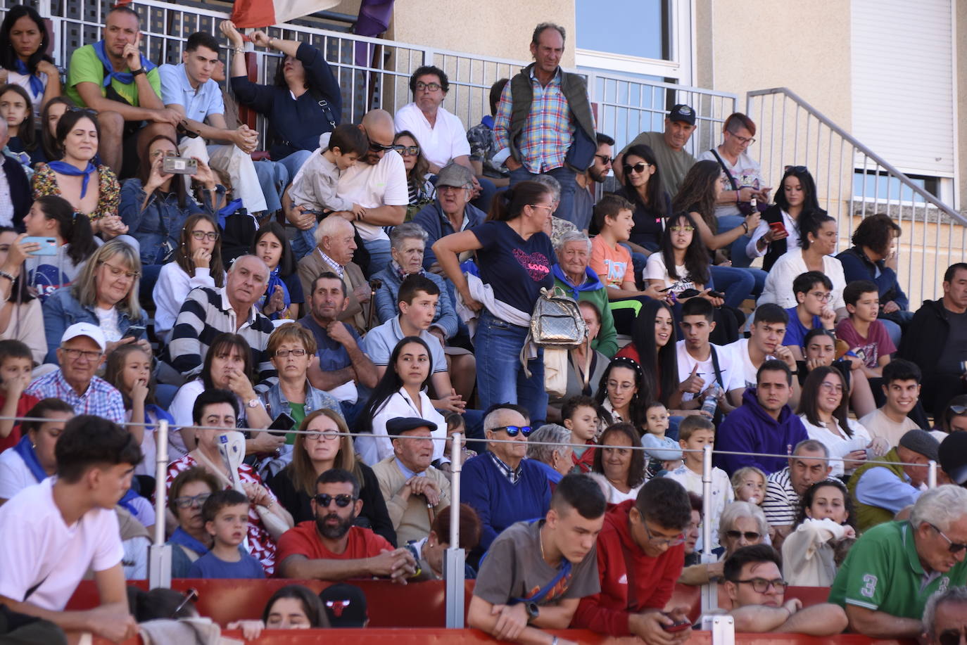 Emoción taurina en el estreno del coso pucherero