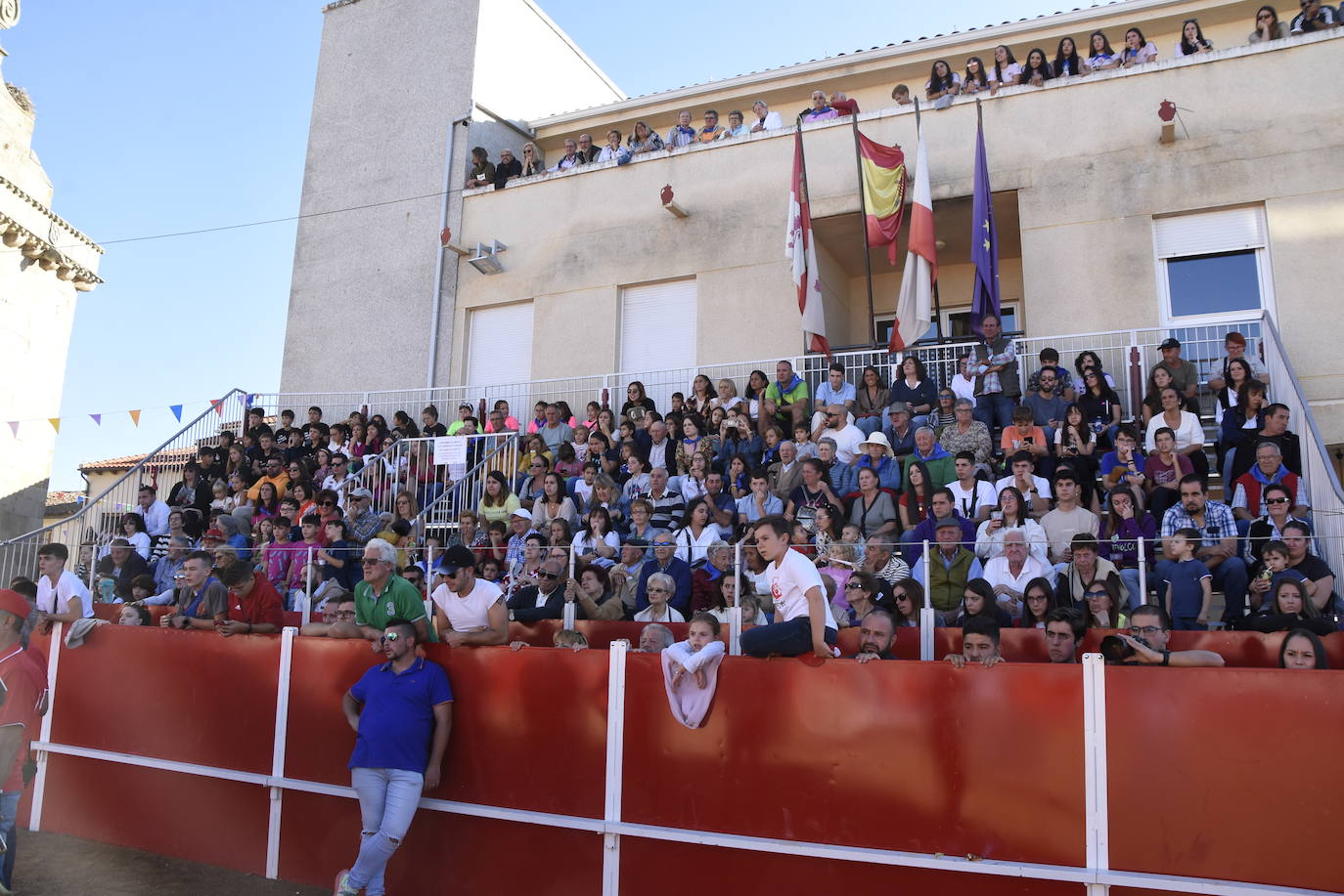 Emoción taurina en el estreno del coso pucherero