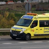 Una ambulancia se trasladó hasta el lugar del accidente.