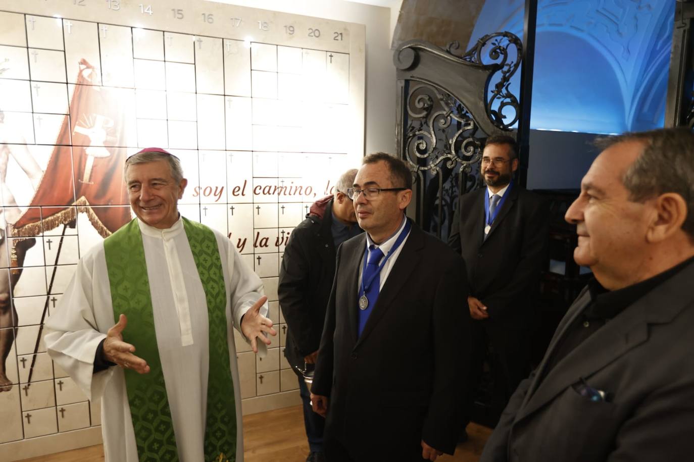 La Iglesia de la Vera Cruz bendice su nuevo espacio de columbarios