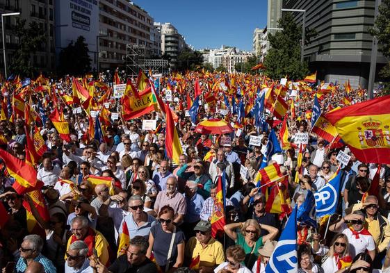 Miles de personas toman Madrid para mostrar su rechazo a la amnistía