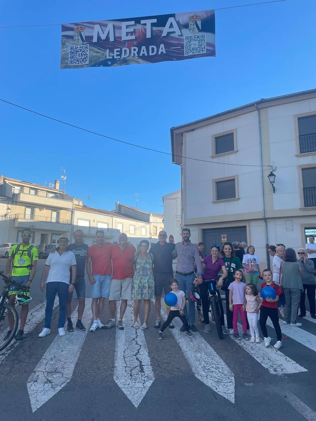 Jesús Sánchez Mateos cumple su sueño: viajar en bici desde Alemania a Ledrada