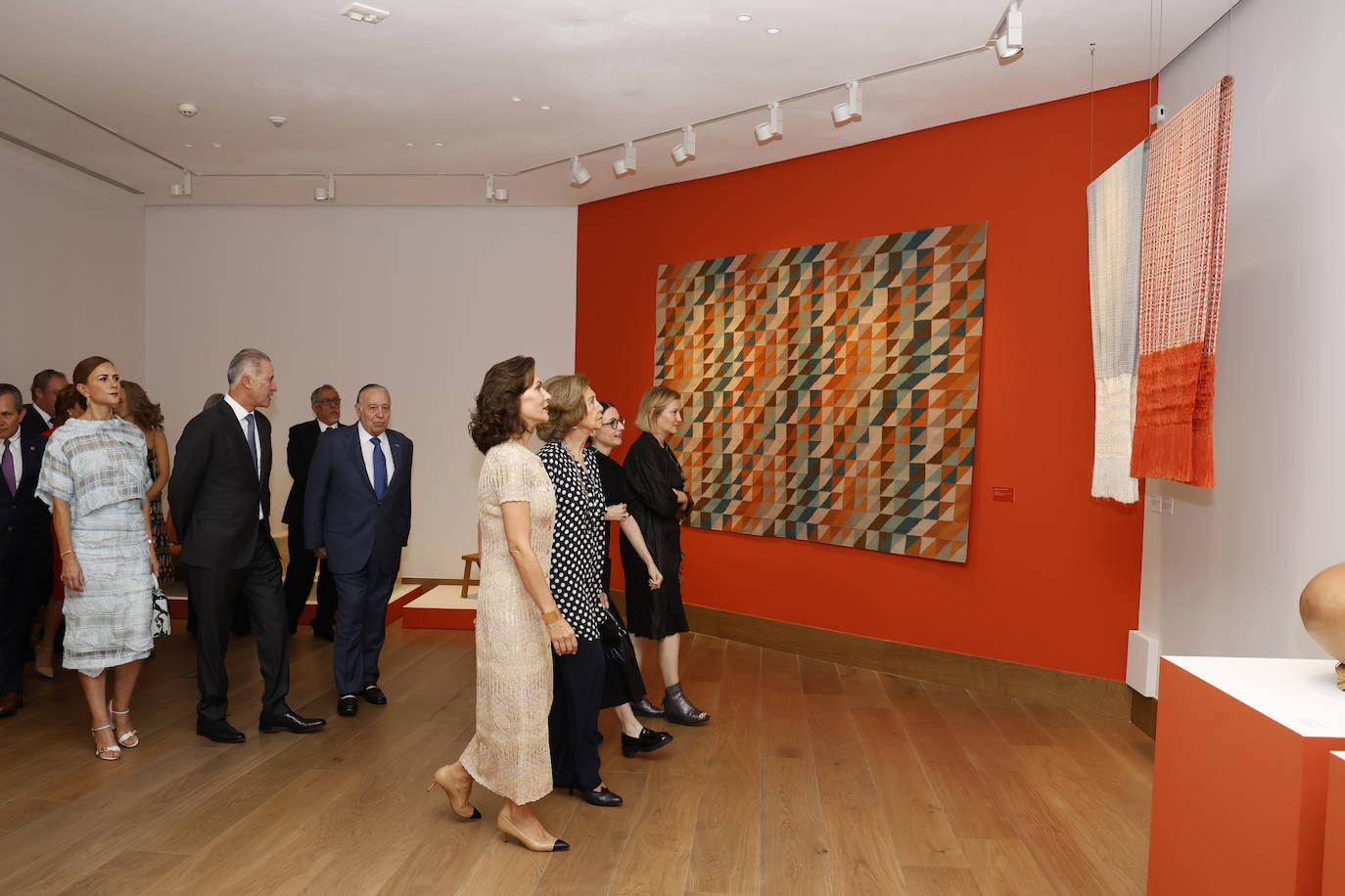 La Reina Sofía luce sonrisa en el quinto aniversario de la Fundación Casa de México