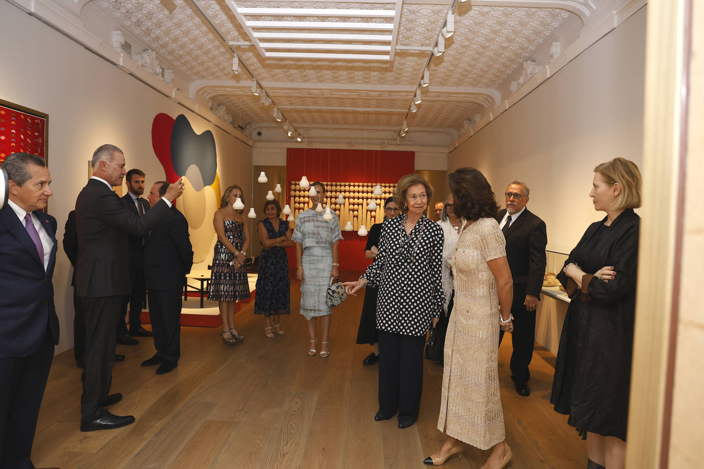 La Reina Sofía luce sonrisa en el quinto aniversario de la Fundación Casa de México