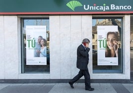 Unicaja Banco bonifica la domiciliación de nómina o pensión.