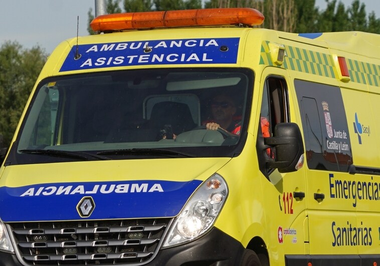 Herido un motorista en una colisión con un turismo en la calle María Auxiliadora