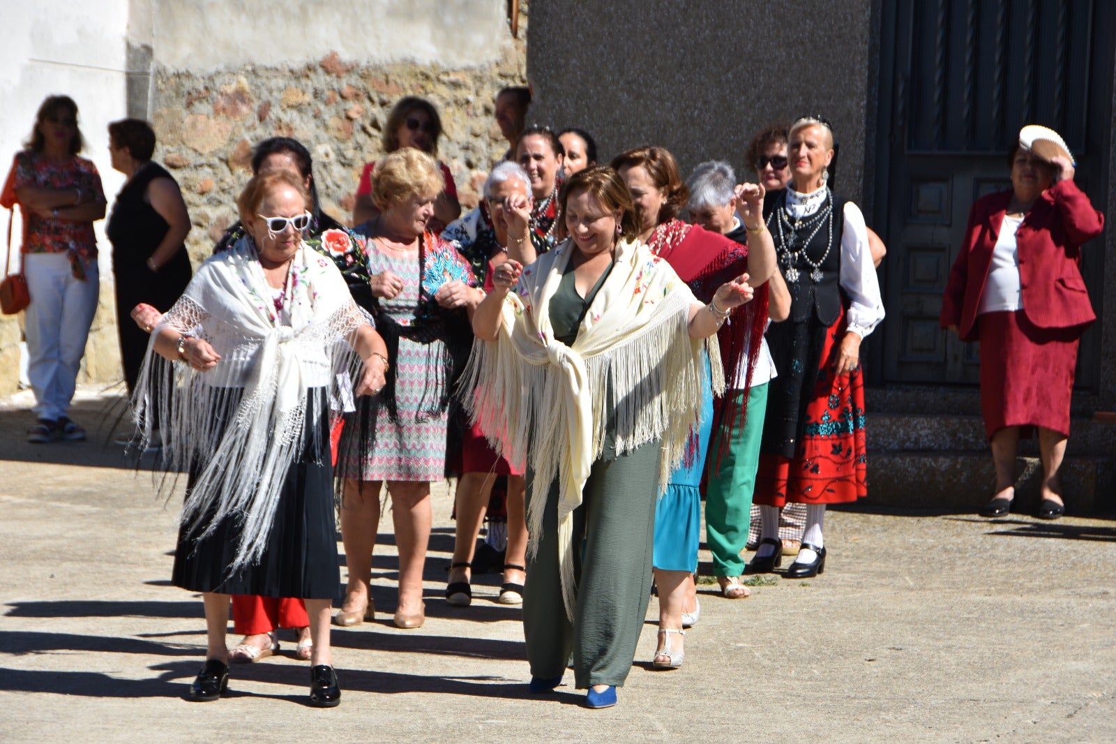 Fiesta al calor del &#039;Veranillo de San Miguel&#039; en Santiz