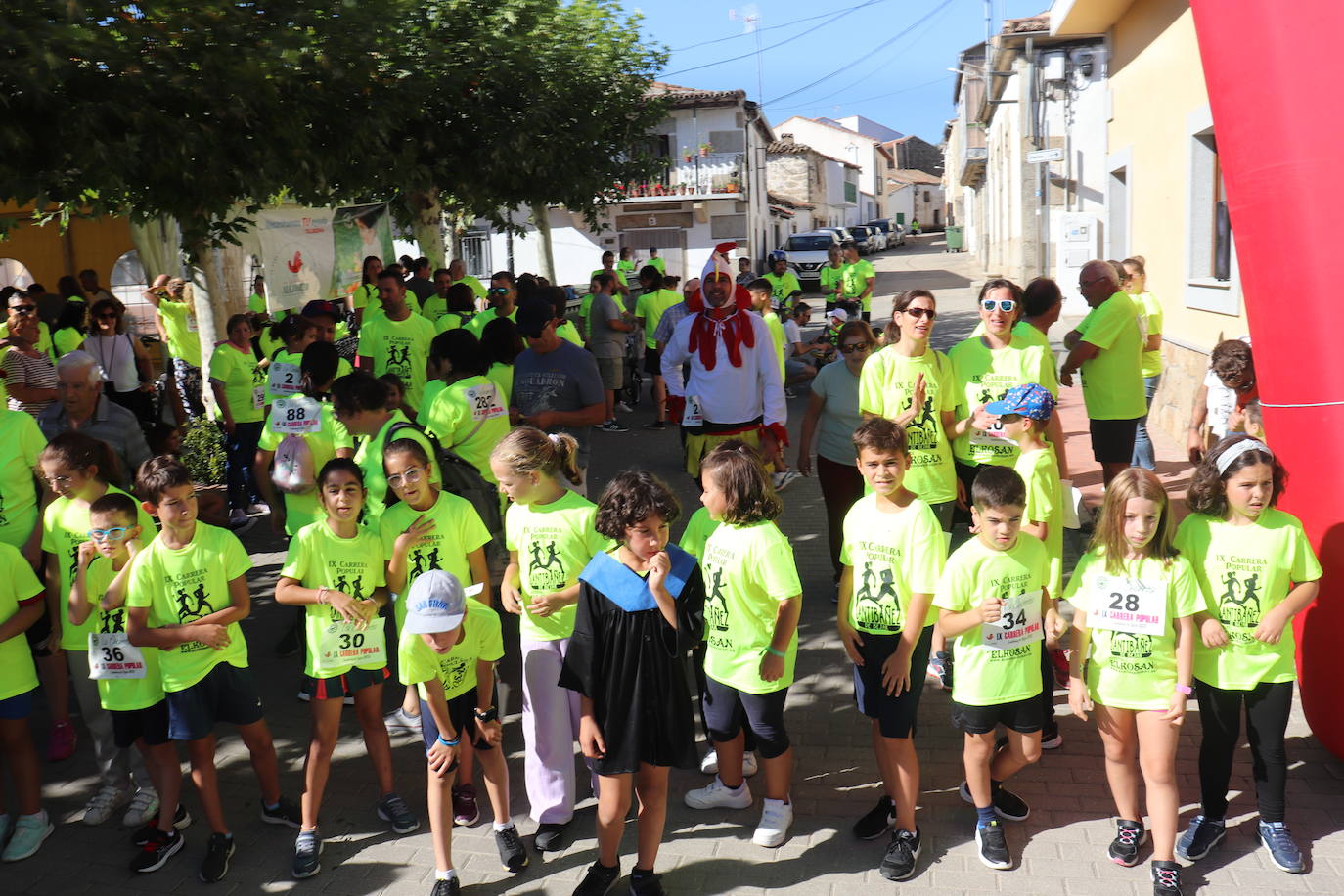 Santibáñez de Béjar se vuelca con su carrera solidaria