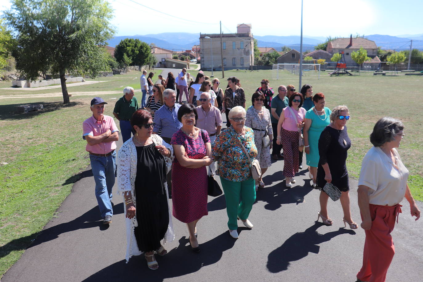 Navamorales rinde honores a la Virgen del Rosario