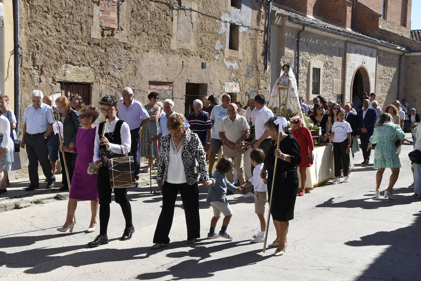 Homenaje a «Quini» en la festividad de la Virgen del Rosario de Miróbriga