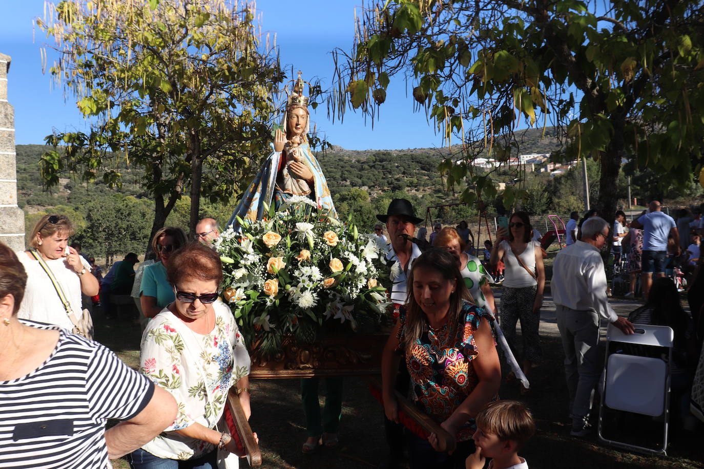 Ledrada mantiene viva su devoción a la Virgen de la Yedra