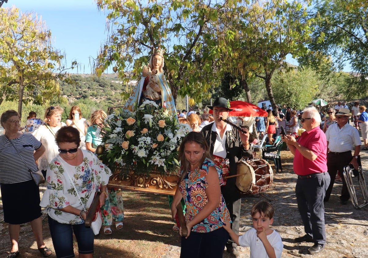 Ledrada mantiene viva su devoción a la Virgen de la Yedra