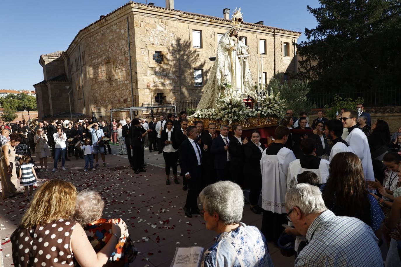 La Virgen que sale a la calle 60 años después