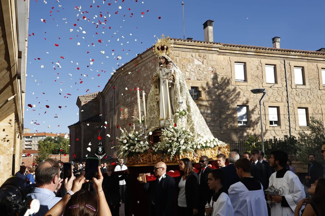 La Virgen que sale a la calle 60 años después