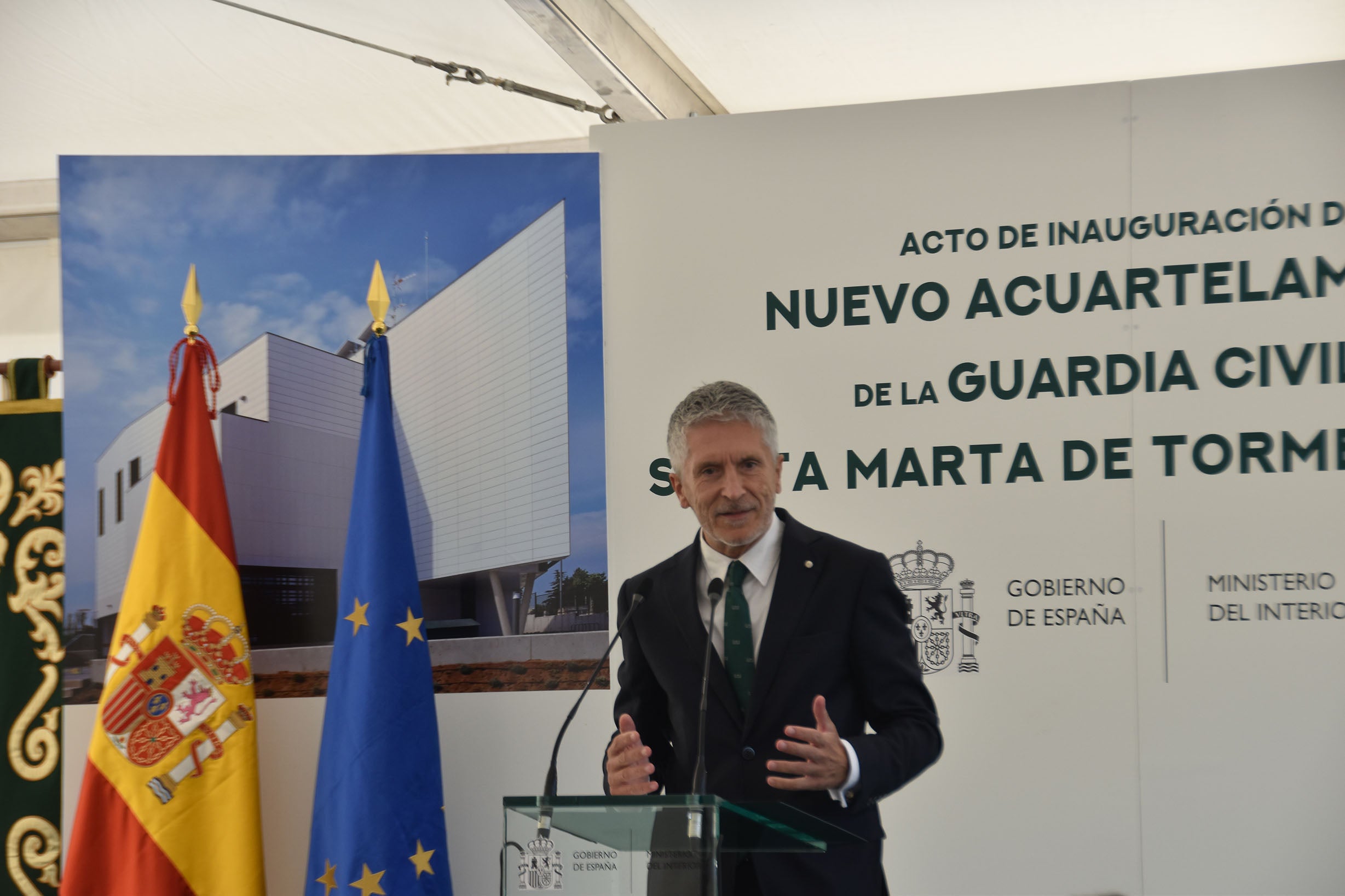 Marlaska inaugura el cuartel de la Guardia Civil en Santa Marta que da servicio a 50.000 personas