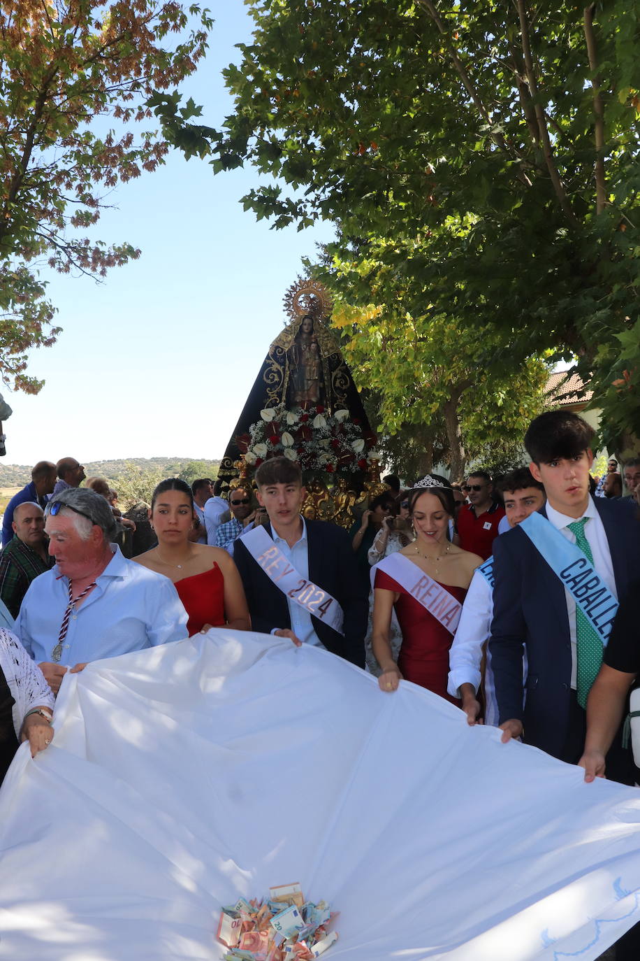 Santibáñez de Béjar se rinde ante la Virgen de Valparaíso