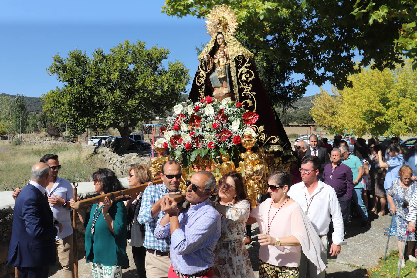 Santibáñez de Béjar se rinde ante la Virgen de Valparaíso